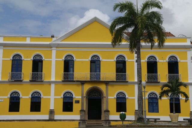  Vinicius Castello cobra que prefeita de Olinda cumpra lei de cotas raciais em concursos públicos Ex-vereador pede que Mirella Almeida siga recomendação do Ministério Público de Pernambuco e nomeie imediatamente os candidatos aprovados por cotas raciais, conforme lei municipal de sua autoria.