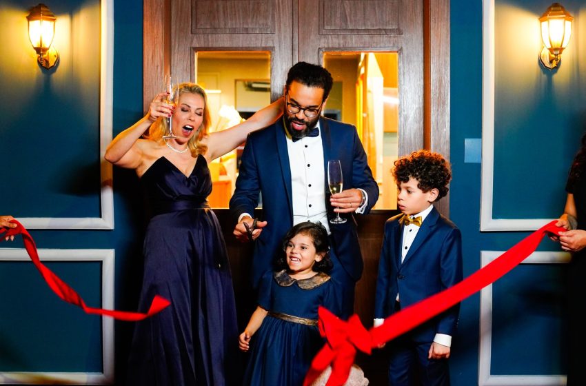 John e Elaine Esperandino inauguram alfaiataria de luxo em Moema e consolidam referência nacional no segmento