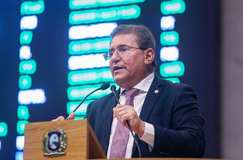  Luciano Duque cobra aprovação rápida de empréstimo de R$ 1,7 bilhão para garantir crescimento de Pernambuco Deputado estadual defende que os recursos serão destinados a obras de infraestrutura, habitação, saneamento e atração de investimentos, reforçando a liderança do estado na geração de empregos no Nordeste.