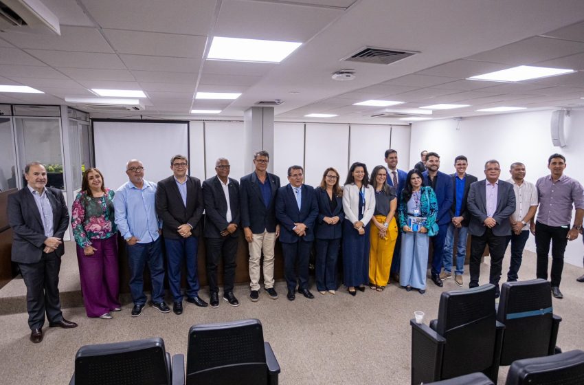  Luciano Duque propõe integração entre Estado e municípios para fortalecer agricultura familiar e pequenos negócios rurais em Pernambuco Deputado defende política estadual de assistência técnica municipal, redução de taxas ambientais e organização das cadeias produtivas para impulsionar a economia do campo com apoio da Frente Parlamentar da Micro e Pequena Empresa.