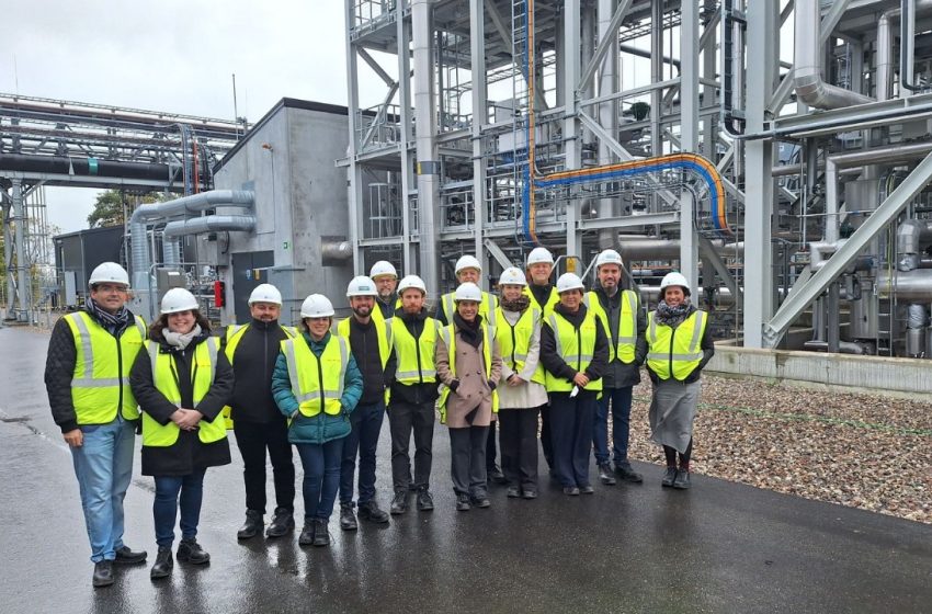  Na Dinamarca, governadora Raquel Lyra visita planta da European Energy e destaca liderança de Pernambuco na transição energética Fábrica que será instalada em Suape terá investimento de R$ 2 bilhões e o triplo do tamanho da planta dinamarquesa em Kassø, consolidando o Estado na rota global do hidrogênio verde e dos combustíveis sustentáveis.
