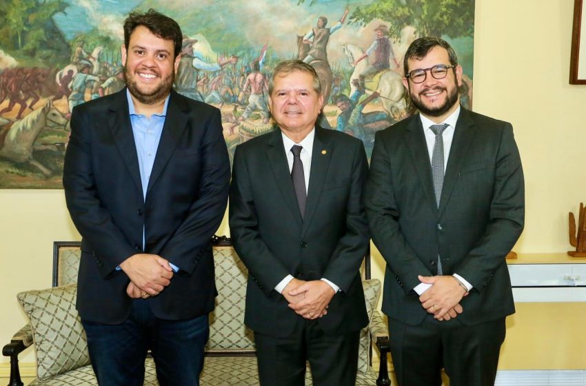 Gabriel e Alvinho Porto se reúnem com o governador em exercício Ricardo Paes Barreto Encontro no Palácio do Campo das Princesas foi marcado por diálogo sobre gestão pública e reconhecimento ao trabalho do governador em exercício.