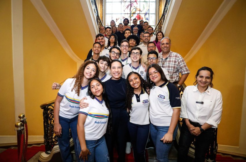 Inova CRIA: estudantes da rede estadual viajam a Portugal para imersão em tecnologia e inovação Cinco projetos desenvolvidos por alunos de escolas públicas pernambucanas vão representar o Estado no Web Summit e em atividades no Porto Digital Europa.