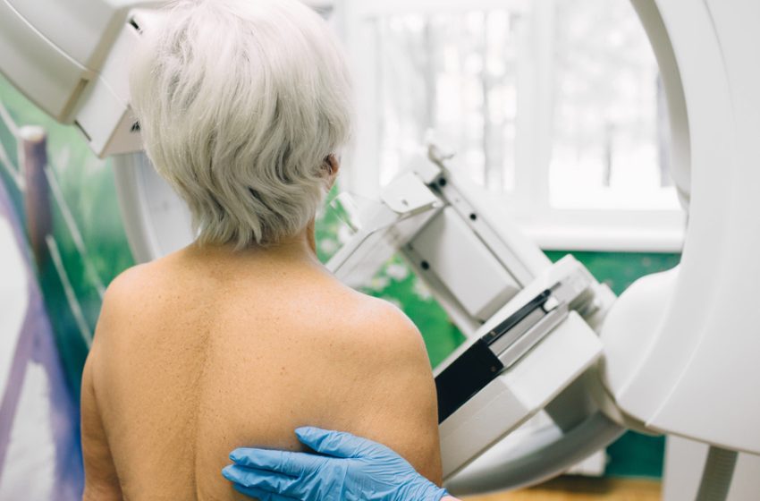  Exame gratuito de mamografia será oferecido nesta segunda-feira (6) na Imbiribeira Ação do Outubro Rosa leva mamógrafo móvel ao Centro Universitário Tiradentes (Unit-PE), com atendimento das 8h às 17h para mulheres a partir dos 40 anos.