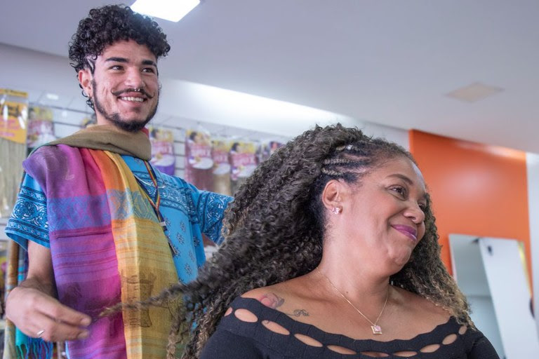 Desemprego no Brasil cai para 5,6%, menor nível da série histórica iniciada em 2012 IBGE aponta recordes no total de trabalhadores, empregos com carteira assinada e massa de rendimentos no país.