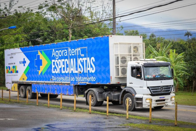  Carretas do “Agora Tem Especialistas” oferecem exames e diagnóstico de câncer a mulheres do SUS em Garanhuns Iniciativa do Ministério da Saúde atende cerca de 1,5 mil pacientes durante o Outubro Rosa, com consultas, exames e biópsias em unidade móvel equipada e humanizada.