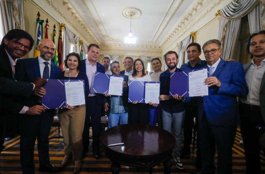  Raquel Lyra autoriza mais de R$ 25 milhões em obras viárias em três regiões de Pernambuco pelo PE na Estrada