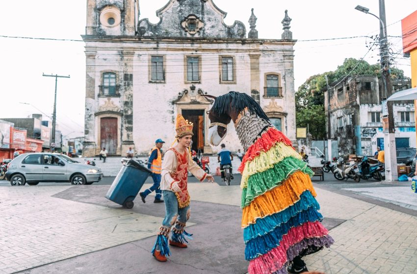  “Baile do Menino Deus” terá edição inédita e gratuita em Goiana no dia 6 de dezembro Maior auto natalino do Brasil, consagrado no Marco Zero, chega pela primeira vez a Goiana com a mesma grandiosidade da montagem recifense.
