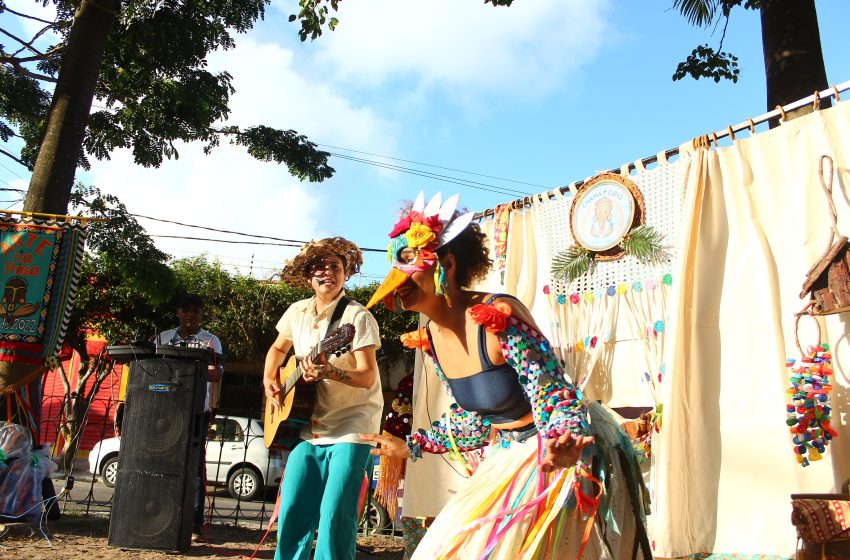  1º Festival de Cultura Popular do Sítio Trindade celebra a arte e as tradições brasileiras Evento gratuito acontece no domingo (16), a partir das 15h, com o espetáculo “Chama de Griô”, feira criativa, gastronomia, oficinas e programação cultural para toda a família.