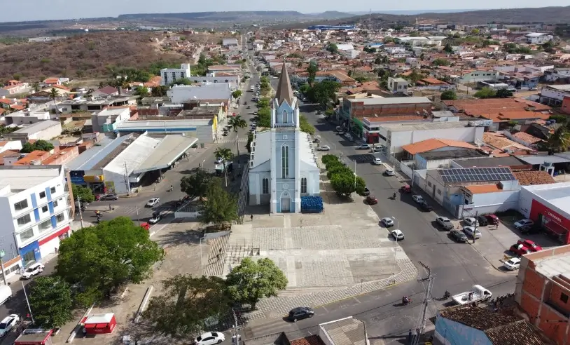  Feira de Negócios do Araripe volta após 12 anos e reforça o empreendedorismo no Sertão Realizada pelo Sebrae/PE, CDL e Prefeitura de Araripina, Fenara 2025 acontece de 20 a 22 de novembro e promete movimentar a economia local com 36 estandes e atrações culturais.