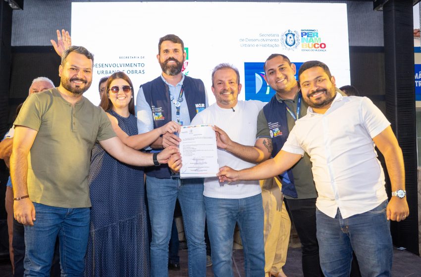  Salgueiro recebe pavimentação em 20 ruas com investimento de mais de R$ 4 milhões Obra do Governo de Pernambuco em parceria com a Prefeitura beneficiará mais de 2 mil moradores, trazendo mobilidade, segurança e melhoria da qualidade de vida.