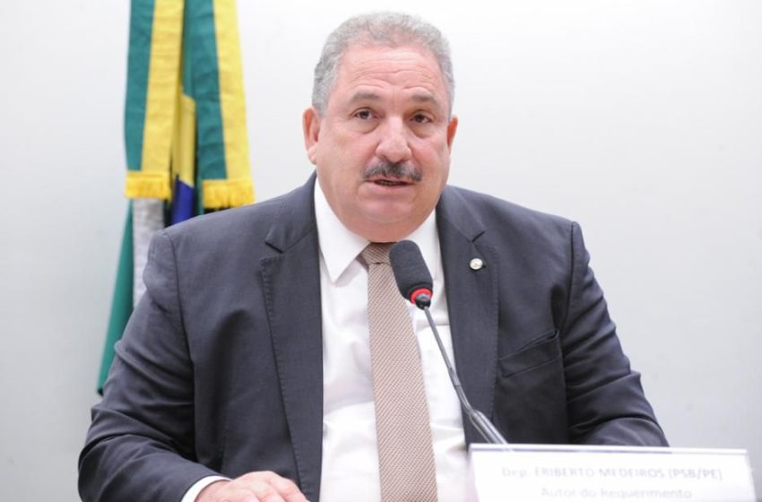  Eriberto Medeiros defende punição mais rigorosa a familiares que promovem interdição abusiva de idosos Deputado pernambucano propôs audiência na Câmara para discutir fraudes em processos de curatela e reforçou a necessidade de garantir autonomia e dignidade às pessoas idosas.