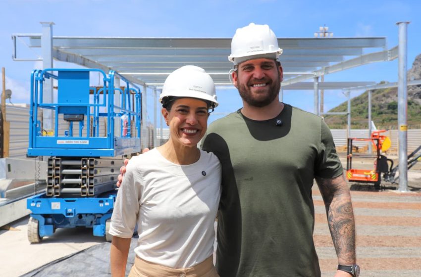  Raquel Lyra antecipa para maio entrega do novo terminal de passageiros do Aeroporto de Fernando de Noronha Governadora vistoriou o avanço das obras no aeroporto Governador Carlos Wilson e anunciou a antecipação da entrega do novo terminal, que receberá R$ 45 milhões em investimentos.