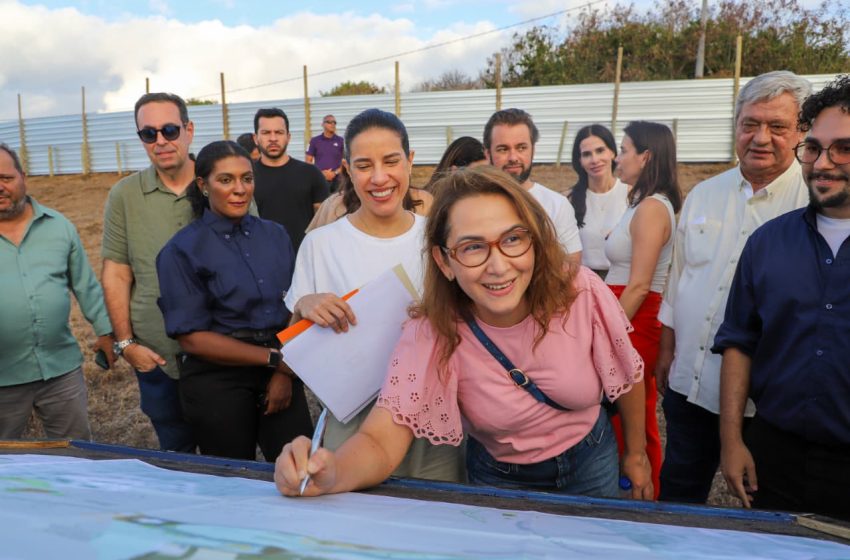  Débora Almeida acompanha Raquel Lyra em Fernando de Noronha e destaca avanços de R$ 500 milhões em obras e investimentos Deputada participou de entregas e visitas técnicas na ilha, incluindo moradias, aeroporto, hospital e usina solar, e defendeu a atuação do governo estadual na tribuna da Alepe.