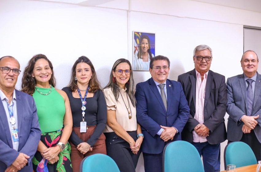  Luciano Duque propõe integração da CPRH à RedeSim e redução de taxas ambientais para pequenos produtores Deputado discute com presidente da CPRH, Sebrae e Jucepe medidas para desburocratizar o licenciamento ambiental e facilitar a vida de empreendedores e produtores rurais em Pernambuco.