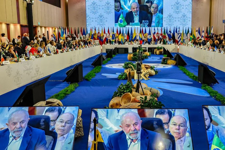  Lula defende integração regional e combate ao extremismo na IV Cúpula da Celac-UE Durante encontro em Santa Marta, na Colômbia, presidente ressaltou que América Latina é uma região de paz, pediu mais cooperação internacional em segurança e destacou o papel da democracia e da transição energética.