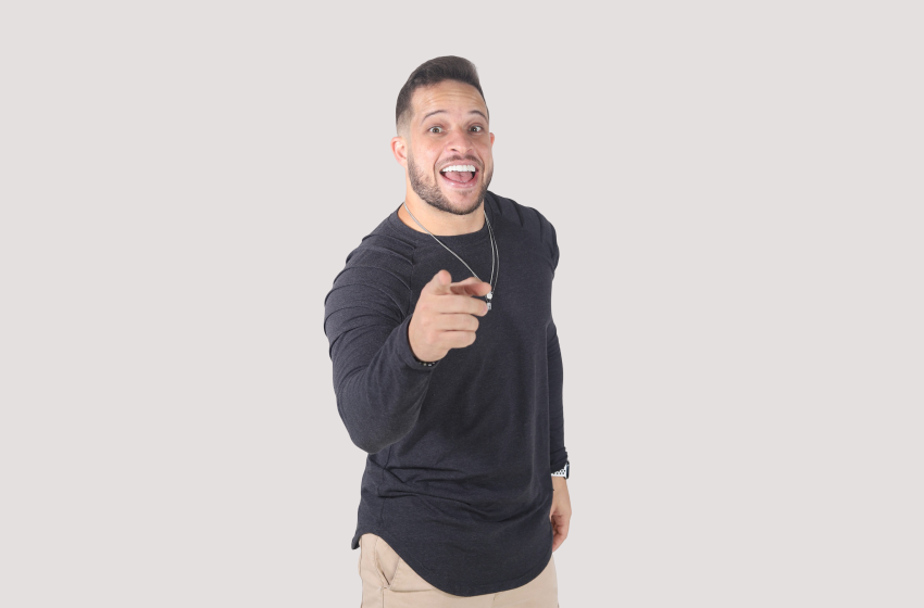  Humorista Flávio Andradde retorna à Paulista com show gratuito “Que Rolê Foi Esse?!” Apresentação única e beneficente acontece no próximo domingo (21), no Parque Emílio Russel, em Maranguape I, marcando o retorno do artista ao bairro onde cresceu e arrecadando alimentos para instituições da comunidade.