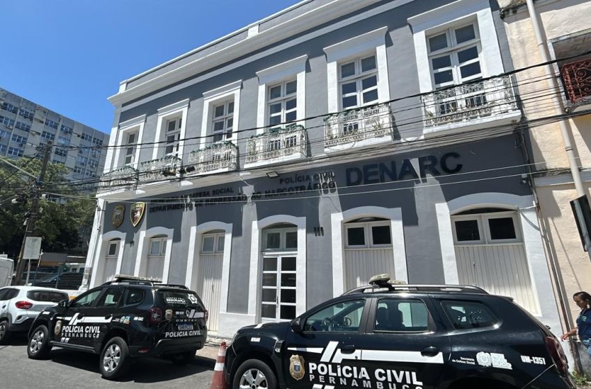  DENARC tem semestre mais produtivo dos últimos anos e amplia em 32% a produtividade no combate ao narcotráfico em Pernambuco Departamento da Polícia Civil registra 252 prisões, maior volume de cocaína apreendido em três anos e avanço tecnológico que fortalece investigações no primeiro semestre de 2025.