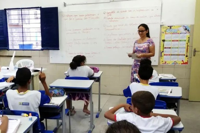  Isenção do Imposto de Renda duplica número de professores da educação básica beneficiados em Pernambuco