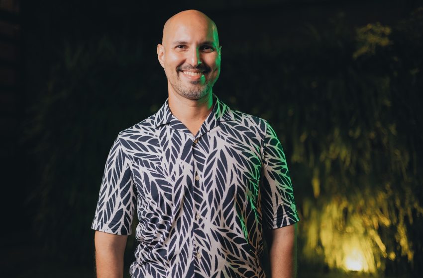  Revista F(r)icções lança novas edições com ensaios, podcasts e vídeos sobre escritas de si e audiovisual Projeto multimídia de Márcio Andrade estreia série de dossiês com conteúdos críticos, acessíveis e gratuitos a partir de 1º de dezembro.