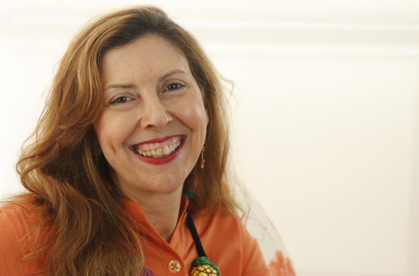  Museu do Estado recebe lançamentos de coletâneas de Escrita Criativa organizadas por Patricia Tenório Obras bilíngue Escritores Brasileiros em Paris e Retalhos de nós serão lançadas no dia 12/12, reunindo jovens autores e celebrando intercâmbio cultural e inclusão literária.