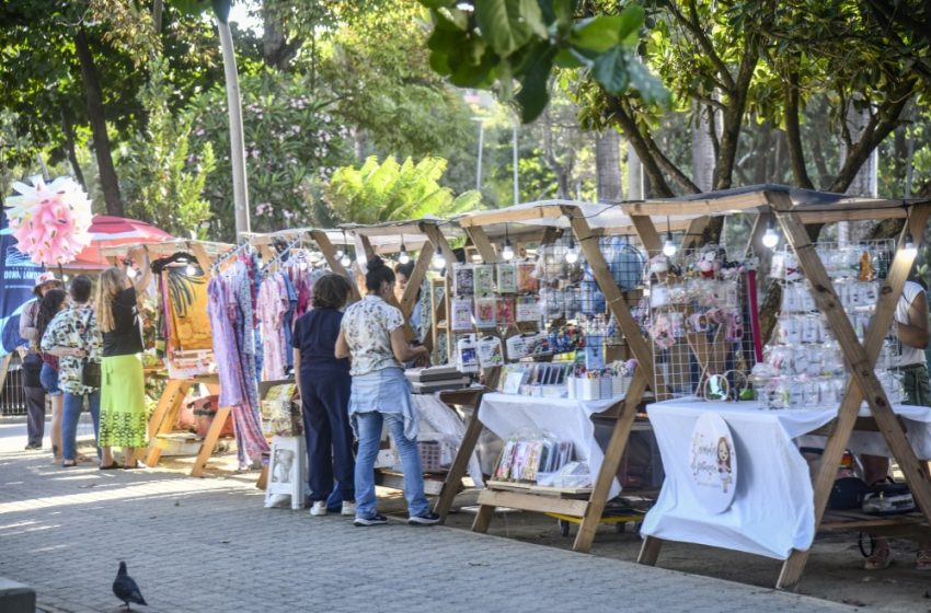  Sabadona realiza edição especial com luau, música e cultura Fulni-ô no Parque Dona Lindu Evento gratuito reúne artistas locais, livreiros da Praça do Sebo e artesãos Fulni-ô em uma tarde multicultural que segue até a noite de lua cheia.