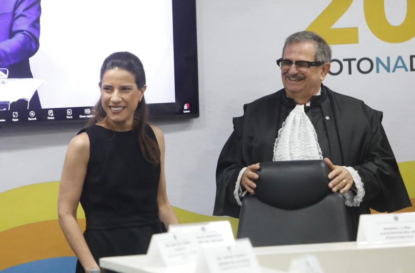 Raquel Lyra prestigia posse de Fernando Cerqueira na presidência do TRE-PE Cerimônia marca preparação para as Eleições 2026 e reforça a parceria entre o Governo de Pernambuco e a Justiça Eleitoral para garantir segurança, transparência e organização no processo democrático.