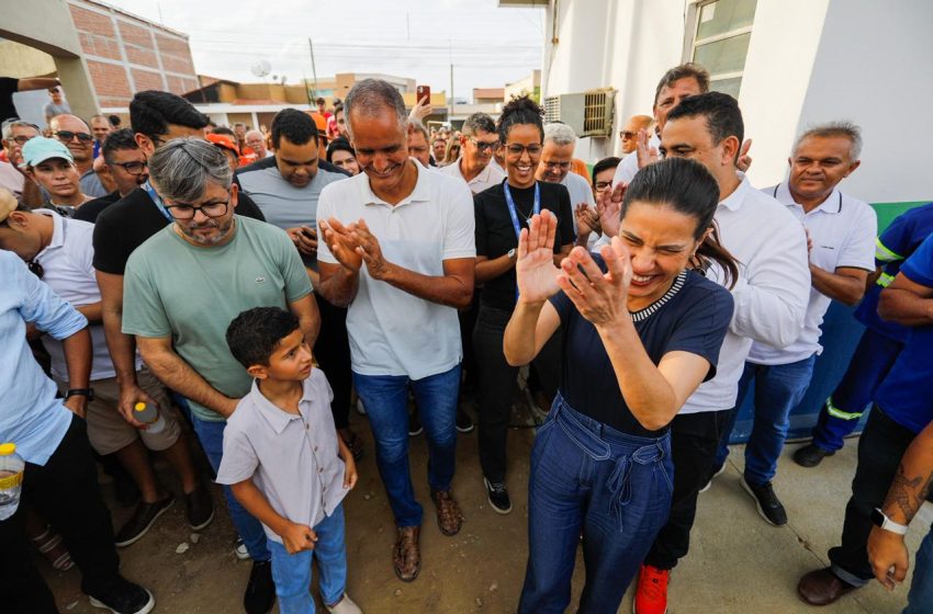  Governadora Raquel Lyra celebra chegada da água do Rio São Francisco a Riacho das Almas Água do Velho Chico chega pela primeira vez ao município do Agreste por meio da inversão da Adutora de Jucazinho, garantindo segurança hídrica e abastecimento regular para a população.