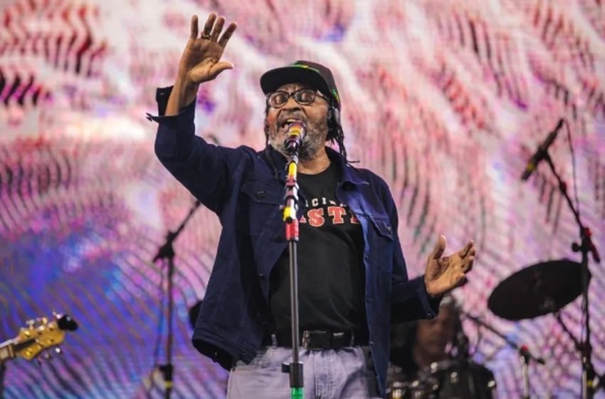  Classic Hall anuncia Festival Miçanga 2026 e confirma Edson Gomes e Dezarie como primeiras atrações Evento retorna em 30 de maio com destaque para grandes nomes do reggae brasileiro e internacional.