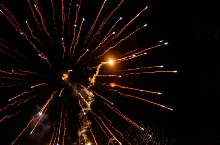  Caruaru receberá 2026 com queima de fogos de baixo estampido no Monte Bom Jesus Celebração à meia-noite do dia 1º de janeiro reforça compromisso com inclusão, bem-estar animal e respeito a pessoas com hipersensibilidade auditiva.