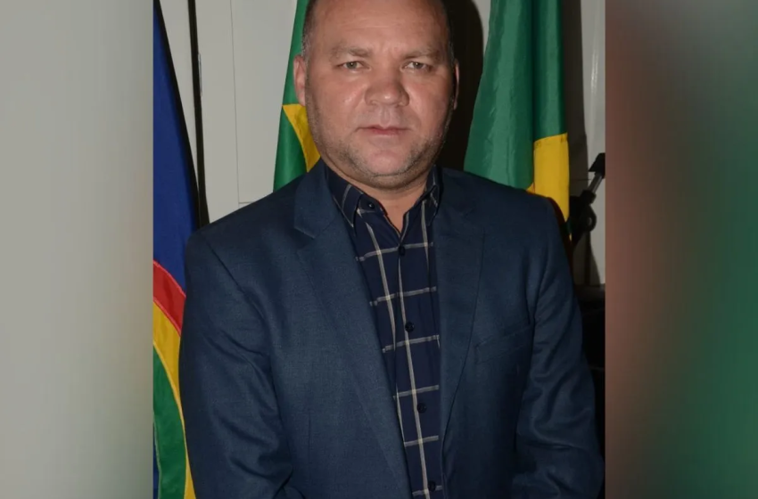  Ex-presidente da Câmara de João Alfredo morre durante operação policial no Agreste José Joacir Cristóvão da Silva, conhecido como Oim, era investigado por envolvimento em roubos de veículos e estava foragido.