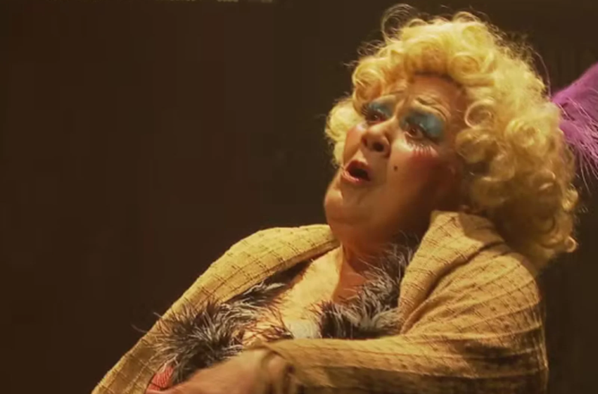  Morre Teuda Bara, fundadora do Grupo Galpão e ícone do teatro brasileiro, aos 84 anos Atriz mineira faleceu em Belo Horizonte vítima de septicemia; referência das artes cênicas, integrou a maior parte dos espetáculos do Galpão e teve passagens marcantes pela TV e pelo cinema.