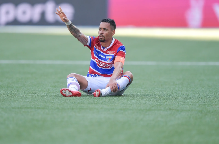  Fortaleza e Ceará são rebaixados; Internacional e Vitória escapam na última rodada do Brasileirão Com derrotas dos cearenses e vitórias de Inter e Vitória, Sport, Juventude, Fortaleza e Ceará caem para a Série B, enquanto Fluminense garante última vaga na fase de grupos da Libertadores.