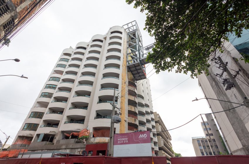  Silos centenários do Recife Antigo são transformados em moradias e símbolo de inovação urbana Moura Dubeux entrega retrofit histórico dos silos do Moinho Recife, unindo preservação do patrimônio, engenharia de ponta e nova dinâmica de moradia no Bairro do Recife.