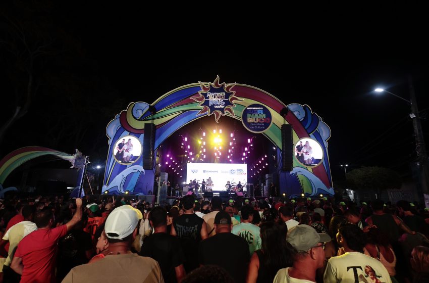 Forró e axé marcam o segundo dia do Pernambuco Meu País – Edição Verão em São José da Coroa Grande Shows de Zezo, Timbalada e Nathália Calasans reuniram uma multidão na Praça Constantino Gomes, no Litoral Sul de Pernambuco.