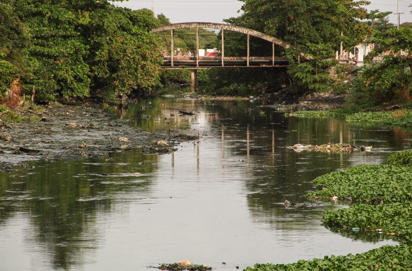  Governo de Pernambuco inicia licitação para dragagem do Rio Beberibe Obra de R$ 147,4 milhões vai desassorear 5,5 km entre Recife e Olinda, reduzindo riscos de alagamento e recuperando o rio