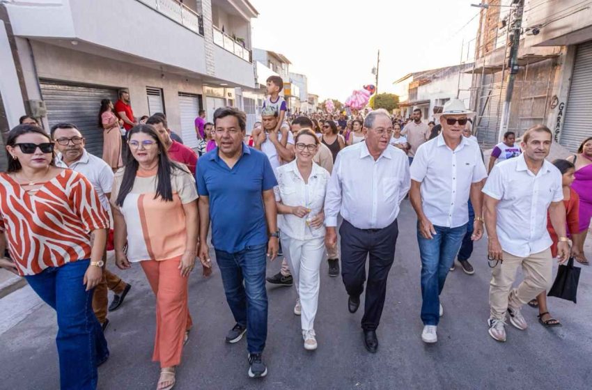  São Bento do Una reúne milhares de fiéis na maior procissão religiosa de Pernambuco Procissão do Bom Jesus dos Pobres Aflitos mobiliza a cidade, reforça a fé popular e celebra tradição que atravessa quase dois séculos.