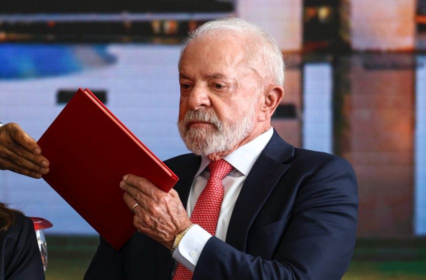  Lula veta integralmente PL da Dosimetria e reafirma legitimidade das condenações pelos atos de 8 de janeiro Presidente defende decisões do STF, destaca respeito ao devido processo legal e reforça compromisso com a democracia.