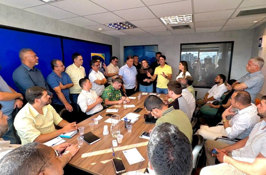  PL Pernambuco reúne diretórios municipais e intensifica articulações para as eleições de 2026 Encontro coordenado por Anderson Ferreira alinhou discurso, fortaleceu a organização partidária e debateu cenário político com foco no próximo ciclo eleitoral.