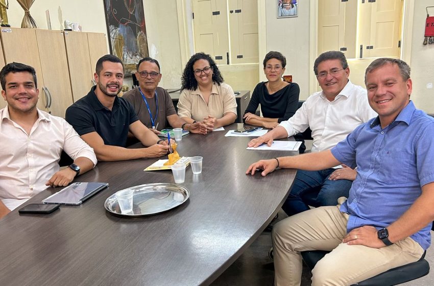  Luciano Duque articula requalificação da Fábrica Rosa, patrimônio histórico de Pesqueira Reunião com Fundarpe e prefeitura discute retomada do espaço como polo cultural e turístico do município.
