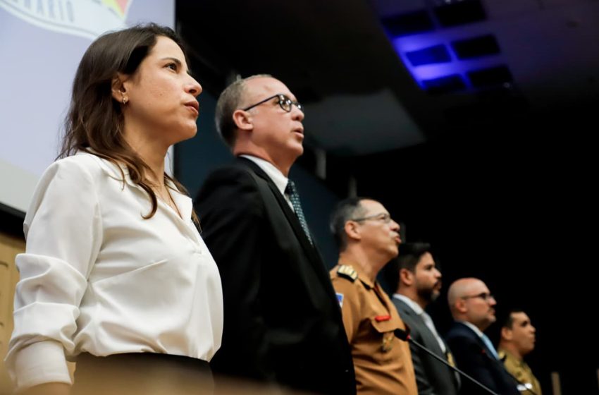  Raquel Lyra comanda aula inaugural de nova turma do curso de oficiais da PMPE Com 189 alunos, formação integra o programa Juntos pela Segurança, que já colocou 3.183 novos profissionais nas ruas de Pernambuco.