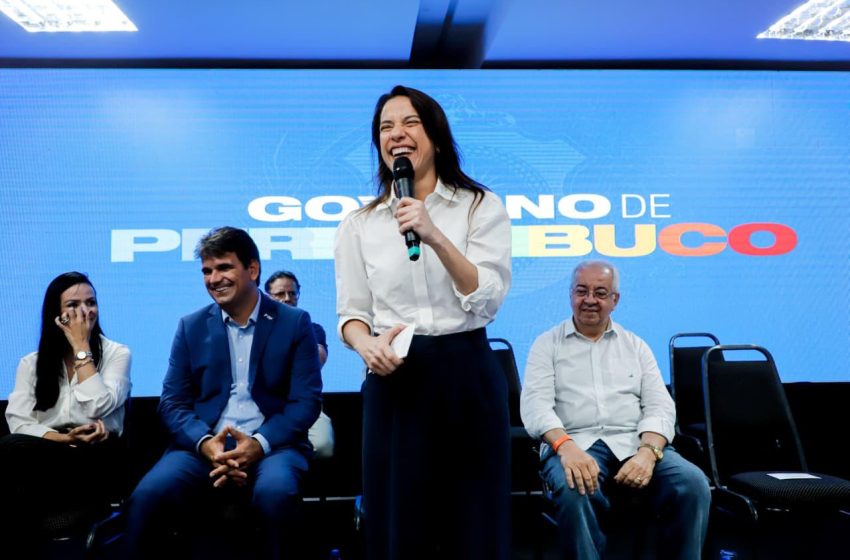  Raquel Lyra garante repasse de R$ 1,4 bilhão a municípios em assembleia da Amupe Recursos da outorga da concessão parcial da Compesa serão destinados às prefeituras para investimentos em infraestrutura e saneamento.