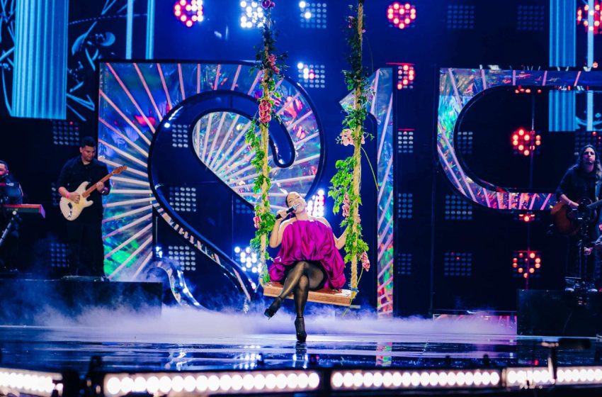  Priscila Senna comandará abertura do Carnaval do Recife 2026 após sucesso de DVD no Marco Zero Rainha do Brega divide a noite de abertura com Lenine e consolida protagonismo do gênero no principal palco da folia.