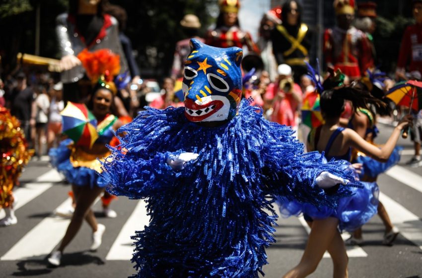  Governo de Pernambuco lança campanha do Carnaval 2026 inspirada no filme O Agente Secreto Com o lema “A gente é festa”, ação homenageia o cinema pernambucano, tem Tânia Maria como protagonista e reforça a identidade cultural do Estado.