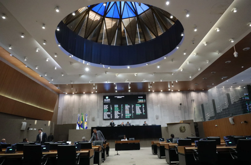  Governo mobiliza base na Alepe para garantir sessão extraordinária convocada por Raquel Lyra
