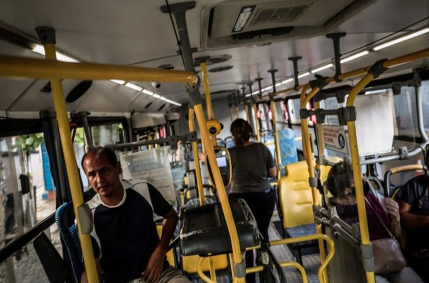  Estado propõe reajuste de 4,46% nas passagens de ônibus do Grande Recife Proposta enviada pelo Governo de Pernambuco será analisada pelo Conselho Superior de Transporte Metropolitano nesta quinta-feira (15) e limita aumento à inflação medida pelo IPCA.