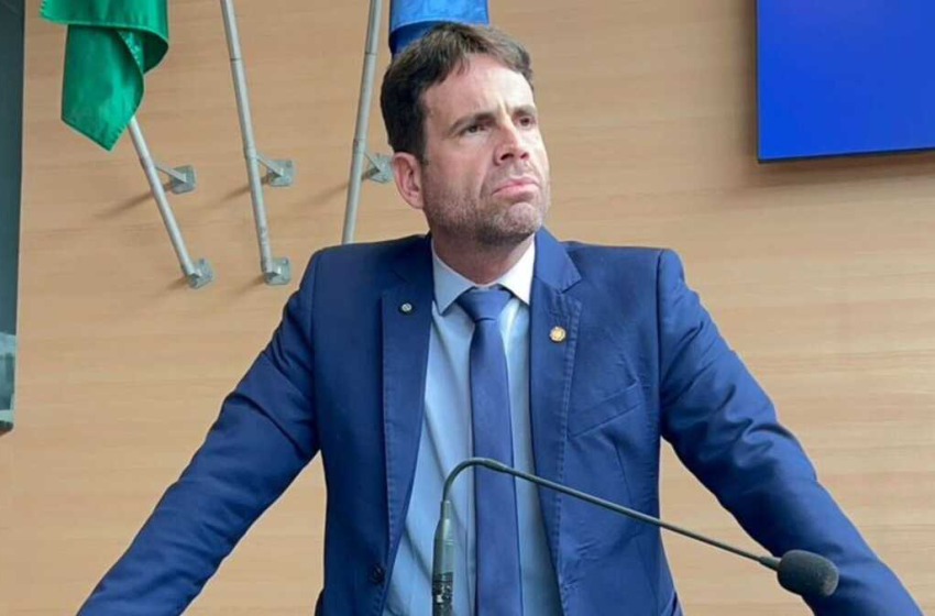  Vereador Eduardo Moura protocola pedido de impeachment contra João Campos por nomeação irregular de procurador Parlamentar do Partido Novo aponta crime de responsabilidade e infração político-administrativa na reclassificação de candidato PCD em concurso público da Prefeitura do Recife.