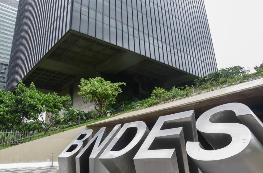  Governo federal habilita R$ 691,5 milhões para projetos de saúde e educação em Pernambuco Recursos do Fundo de Investimento em Infraestrutura Social, operado pelo BNDES, contemplam 53 projetos no estado, com foco em hospitais, UBSs, escolas e creches.