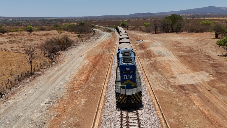  Transnordestina recebe novo aporte de R$ 106 milhões do FDNE Investimento autorizado pela Sudene reforça o compromisso do Governo Federal com a entrega da Fase I da ferrovia, que já alcança 79% de execução física.