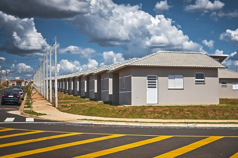 Pernambuco contrata 88,5 mil moradias do Minha Casa, Minha Vida entre 2023 e 2025 Estado recebeu R$ 11,22 bilhões em investimentos federais enquanto programa ultrapassa meta nacional de 2 milhões de unidades com um ano de antecedência